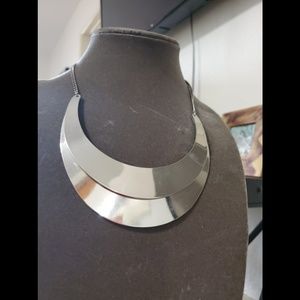 Metal necklace